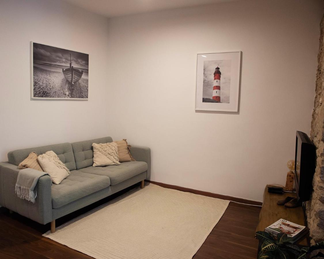 The Riverside Lodge Cozy And Spacious Apartment Херона Екстериор снимка